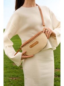 Maison héritage PARIS Skórzana saszetka w kolorze beżowo-jasnobrązowym - 26 x 14 x 8 cm rozmiar: onesize. Brązowe nerki i saszetki Maison héritage PARIS, bez wzorów, z materiału. Za 173,99 zł.