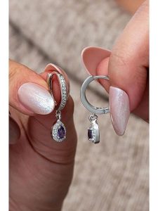 Lodie Silver Srebrne kolczyki z kamieniami ozdobnymi rozmiar: onesize. Szare kolczyki Lodie Silver, srebrne. Za 109,95 zł.