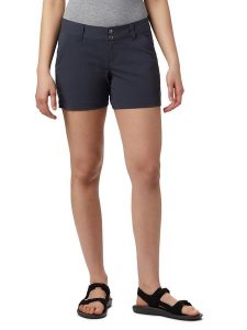 Columbia Szorty funkcyjne "Saturday Trail™" w kolorze granatowym rozmiar: 46. Niebieskie spodenki sportowe Columbia, bez wzorów, z materiału, outdoorowe. Za 79,03 zł.