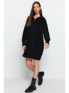 Trendyol Sukienka dzianinowa w kolorze czarnym rozmiar: S. Czarne sukienki Trendyol, na co dzień, s, bez wzorów, z dzianiny, bez kołnierzyka, bez ramiączek, mini, proste. Za 82,64 zł.
