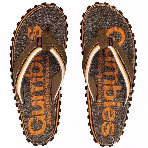 Japonki GUMBIES CAIRNS FLIP-FLOPS UNISEX. Brązowe klapki Gumbies, bez wzorów, bez obcasa. Za 99,99 zł.