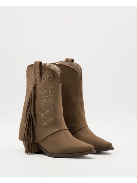 Bellucci Kowbojki w kolorze beżowym rozmiar: 36. Brązowe buty zimowe Bellucci, bez obcasa, bez zapięcia. Za 184,95 zł.
