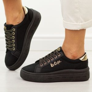 Czarne trampki damskie Lee Cooper 4476. Czarne trampki Lee Cooper, bez wzorów, z gumy, bez zapięcia. Za 139,00 zł.