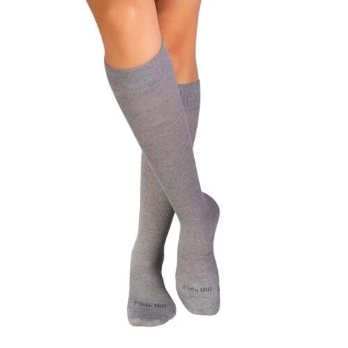 Szare, wełniane skarpetki kompresyjne 3/4 z wełny merynosów. Szare skarpetki OEM, bez wzorów, z wełny. W wyprzedaży za 92,32 zł.