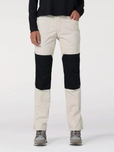 WRANGLER REINFORCED SOFTSHELL PANT DAMSKIE SPODNIE MATERIAŁOWE ELMWOO WC2GAW17D 112324385. Brązowe spodnie z wysokim stanem Wrangler, bez wzorów, z materiału. Za 209,99 zł.