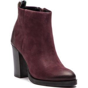 Botki CARINII - B4718 M10-I91-037-B77. Botki marki Carinii. W wyprzedaży za 259,00 zł.