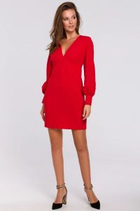 Elegancka sukienka mini z głębokim dekoltem V czerwona. Czerwone sukienki Sukienki.shop, na imprezę, s, bez wzorów, eleganckie, bez kołnierzyka, bez ramiączek, mini, dopasowane. W wyprzedaży za 174,00 zł.
