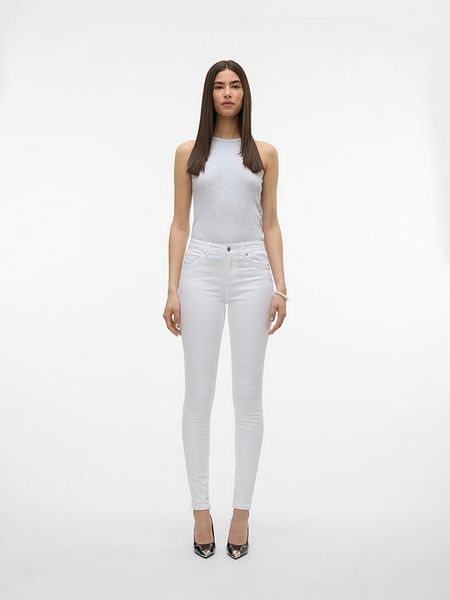Vero Moda Dżinsy "Alia" - Skinny fit - w kolorze białym rozmiar: XS/L30. Białe jeansy Vero Moda, z aplikacjami, ze skóry. Za 41,59 zł.