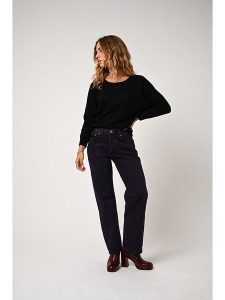 AUTHENTIC CASHMERE Kaszmirowy sweter "Goléon" w kolorze czarnym rozmiar: M. Czarne swetry oversize AUTHENTIC CASHMERE, m, bez wzorów, z kaszmiru, bez ramiączek. Za 403,15 zł.