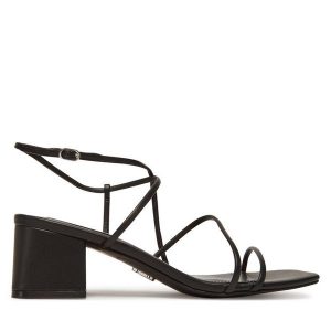 Sandały Steve Madden. Czarne sandały Steve Madden, bez wzorów, bez obcasa, na słupku, bez zapięcia. Za 279,99 zł.