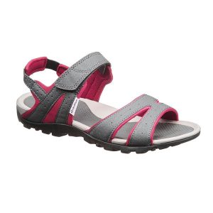 Sandały turystyczne damskie Quechua NH100. Brązowe buty trekkingowe QUECHUA, z kauczuku, bez zapięcia. W wyprzedaży za 49,99 zł.