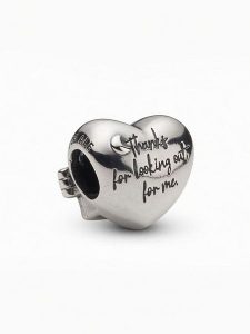 Pandora Srebrny charms "Mum Heart" rozmiar: onesize. Niebieskie zawieszki Pandora, srebrne. Za 176,95 zł.