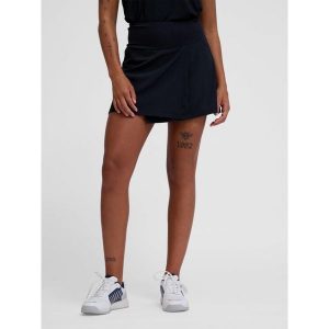 Spódnica średniej długości z kieszenią damska Hummel Court. Czarne spódnice Hummel, bez wzorów, sportowe. Za 255,00 zł.