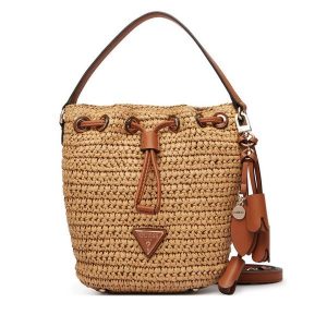 Torebka Guess. Brązowe torebki klasyczne Guess, z aplikacjami, bez dodatków. Za 589,99 zł.