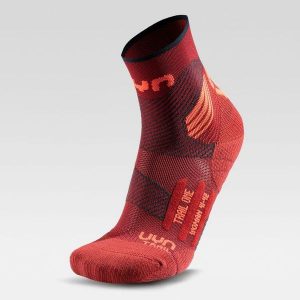 Skarpety do biegania damskie Uyn Run Trail One Socks. Czerwone skarpetki UYN, bez wzorów. Za 109,99 zł.