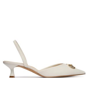 Czółenka Aldo. Białe czółenka ALDO, bez wzorów, bez obcasa, bez zapięcia. Za 359,99 zł.