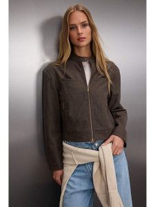 Trendyol Kurtka w kolorze ciemnobrązowym ze skóry syntetycznej rozmiar: L. Brązowe kurtki Trendyol, l, bez wzorów, ze skóry, bez kaptura. Za 192,33 zł.