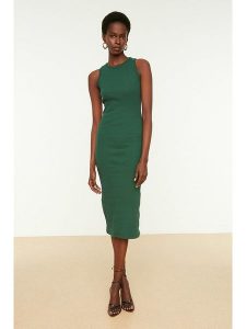 Trendyol Sukienka w kolorze zielonym rozmiar: M. Zielone sukienki Trendyol, na imprezę, m, bez wzorów, sportowe, bez kołnierzyka, bez ramiączek, midi, sportowe. Za 48,16 zł.