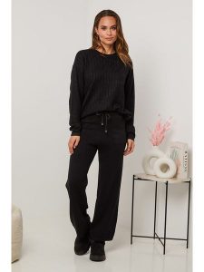 Soft Cashmere 2-częściowy zestaw w kolorze czarnym rozmiar: 34/36. Czarne swetry oversize Soft Cashmere, bez wzorów, z kaszmiru, bez ramiączek. Za 145,94 zł.