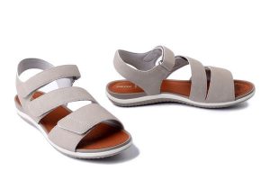 GEOX D S.VEGA D35R6A 000EK C5004 sand, sandały damskie. Brązowe sandały Geox, bez wzorów, bez obcasa, bez zapięcia. Za 265,93 zł.