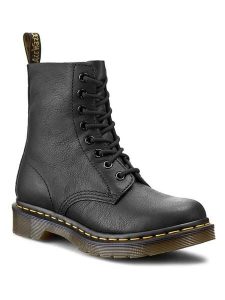 Dr. Martens Skórzane botki w kolorze czarnym rozmiar: 43. Czarne botki Dr. Martens, bez wzorów, bez obcasa, bez zapięcia. Za 456,87 zł.