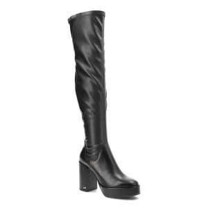 Czarne Skórzane Kozaki Chebello Eleganckie Obuwie Damskie. Czarne kozaki CheBello, z aplikacjami, ze skóry, bez obcasa, na obcasie, bez zapięcia. Za 569,99 zł.