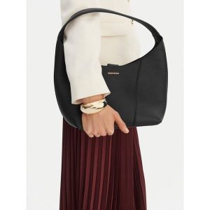 Torebka GINO ROSSI. Czarne torebki klasyczne Gino Rossi, bez wzorów, bez dodatków. Za 469,99 zł.