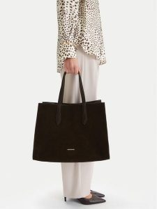 GINO ROSSI Torebka LA224-19154 Brązowy. Brązowe torebki klasyczne Gino Rossi, bez wzorów, ze skóry, bez dodatków. Za 559,99 zł.