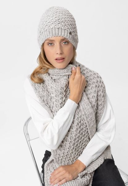 Czapka z domieszką wełny H-TILDA. Szare czapki Volcano, bez wzorów, z dzianiny, klasyczne. Za 69,99 zł.