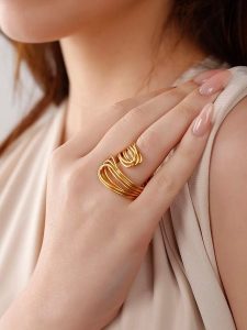 Luja Bijoux Pozłacany pierścionek rozmiar: onesize. Żółte pierścionki Luja Bijoux, pozłacane. Za 74,81 zł.