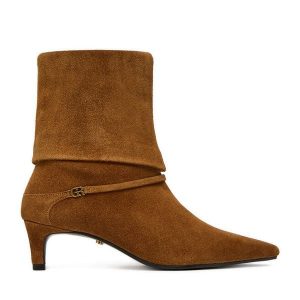 Botki GINO ROSSI. Brązowe botki Gino Rossi, bez wzorów, bez obcasa, na szpilce, bez zapięcia. Za 449,99 zł.
