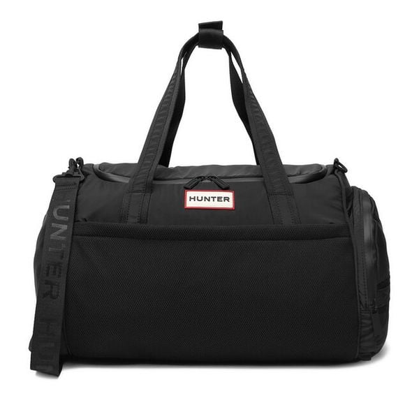 Torba weekendowa Hunter. Czarne torby podróżne i sportowe Hunter, bez wzorów. Za 289,99 zł.
