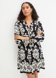 Sukienka tunikowa z lejącej wiskozy. Czarne sukienki bonprix, bez wzorów, z wiskozy, bez kołnierzyka, bez ramiączek. Za 129,99 zł.