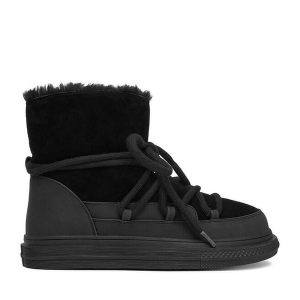 Śniegowce DeeZee. Czarne buty zimowe DeeZee, bez obcasa, bez zapięcia. Za 299,99 zł.