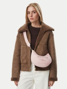 Guess Torebka J5YZ05 WGVT0 Różowy jasny. Czerwone torebki klasyczne Guess, z aplikacjami, bez dodatków. Za 294,99 zł.