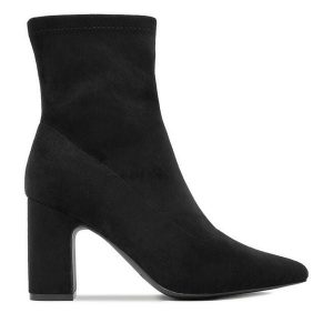 Botki JENNY. Czarne botki Jenny, bez wzorów, bez obcasa, na słupku, bez zapięcia. Za 159,99 zł.