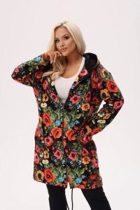 Bluza z kapturem MAKOVSKA - print w maki na czarnym tle PLUS SIZE XXL OVERSIZE JESIEŃ. Czarne bluzy Moda Size Plus Iwanek, na jesień, plus size, bez wzorów, z bawełny, z kapturem. Za 329,90 zł.