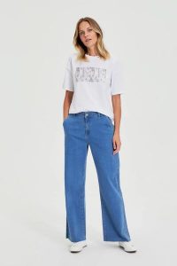 Jeansy z szerokimi nogawkami niebieskie. Niebieskie jeansy MOODO, bez wzorów, z bawełny. Za 139,99 zł.