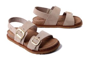 YOKONO BOLUS-252 NOB SAND, sandały damskie. Brązowe sandały Yokono, bez wzorów, bez obcasa, na płaskiej podeszwie, bez zapięcia. Za 289,90 zł.