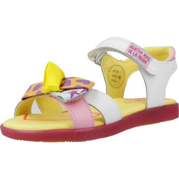 Sandały AGATHA RUIZ DE LA PRADA 242961A Biały. Białe sandały Agatha Ruiz de la Prada, bez wzorów, ze skóry, bez obcasa, bez zapięcia. Za 261,35 zł.