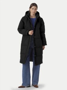 Vero Moda Płaszcz zimowy Margaret 10299498 Czarny Regular Fit. Czarne kurtki Vero Moda, na zimę, l, bez wzorów, z syntetyku, bez kaptura. Za 339,99 zł.