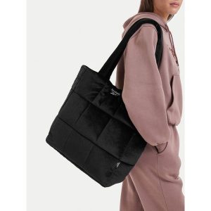 Torebka Reebok. Czarne shopper bag Reebok, bez wzorów, bez dodatków. Za 149,99 zł.