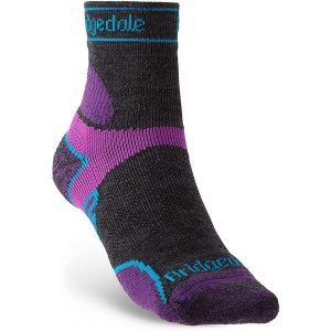 Skarpety biegowe damskie Bridgedale Lt T2 Merino Sport 3/4. Czarne skarpetki Bridgedale, bez wzorów. Za 72,99 zł.