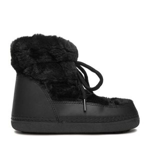 Śniegowce DeeZee. Czarne buty zimowe DeeZee, bez obcasa, bez zapięcia. Za 199,99 zł.
