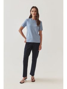 TATUUM Koszulka w kolorze błękitnym rozmiar: L. Niebieskie bluzki Tatuum, l, bez wzorów, bez kołnierzyka, bez ramiączek. Za 127,95 zł.