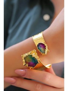 Pierres delicates Pozłacana bransoletka z kwarcem rozmiar: onesize. Żółte bransoletki Pierres delicates, z kwarcem, pozłacane. Za 126,45 zł.