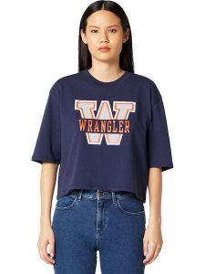 WRANGLER BOYFRIEND CROP TEE DAMSKI T-SHIRT KOSZULKA Z KRÓTKIM RĘKAWEM LOGO NADRUK NAVY W7P6GF114 112132064. Niebieskie bluzki Wrangler, s, bez wzorów, bez kołnierzyka, bez ramiączek. Za 69,99 zł.