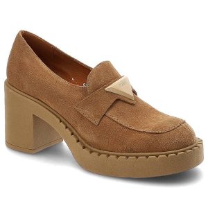 Półbuty damskie Lamanti, cholewka z naturalnej skóry zamszowej z paskiem na podbiciu i metalowym detalem, beż, 931‑226. Brązowe półbuty Lamanti, bez wzorów, ze skóry, bez obcasa, na słupku, bez zapięcia. Za 305,99 zł.