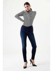 Garcia Dżinsy - Skinny fit - w kolorze granatowym rozmiar: W31. Niebieskie jeansy Garcia, z aplikacjami. Za 208,95 zł.
