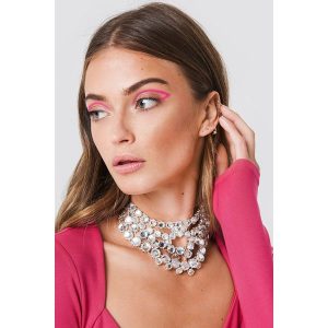 Galore x NA-KD Naszyjnik ze strassem - Silver. Naszyjniki marki Galore x NA-KD. W wyprzedaży za 70,97 zł.